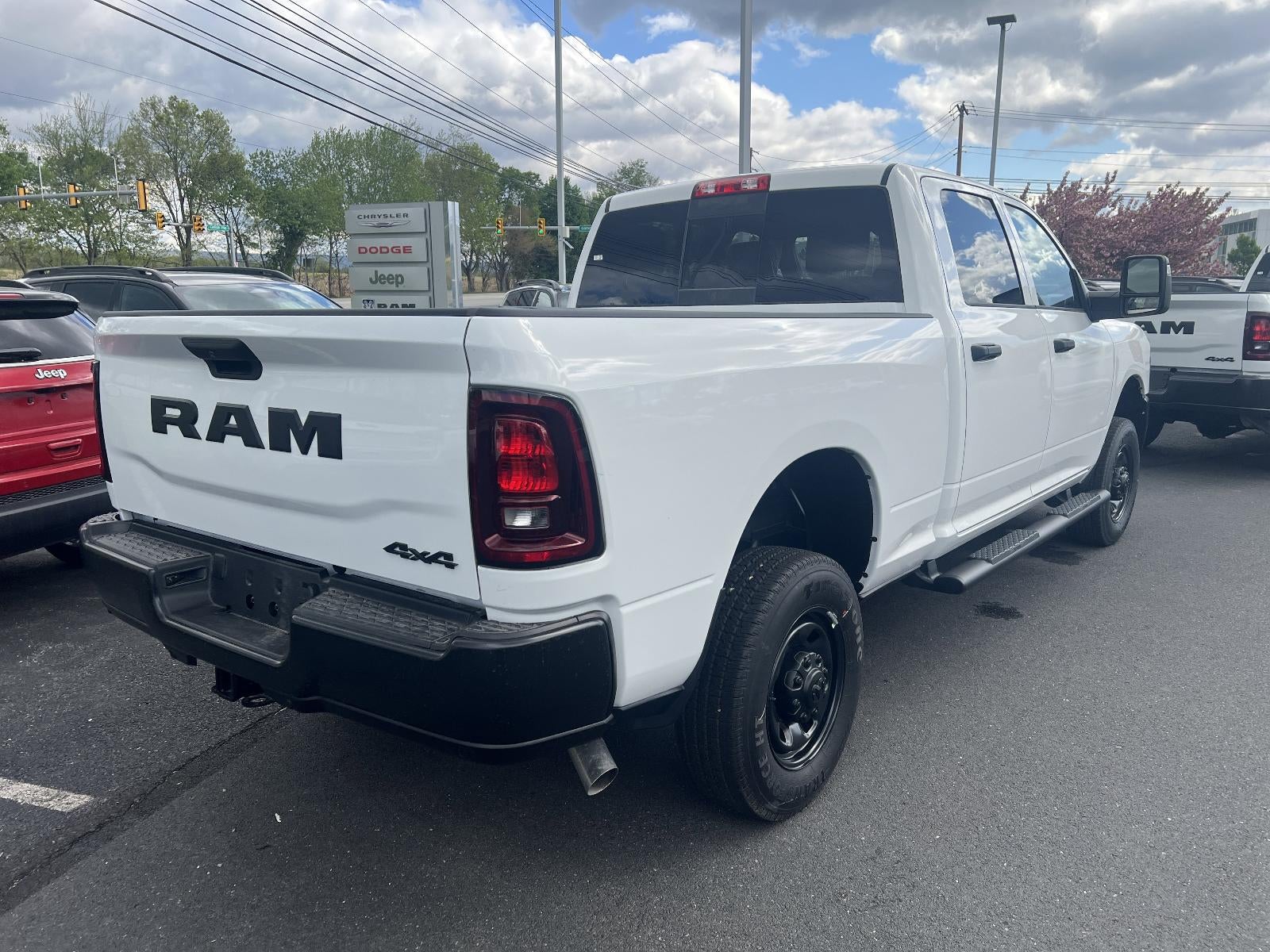 2026 RAM 2500 Tradesman 4x4 Crew Cab 6'4" Box