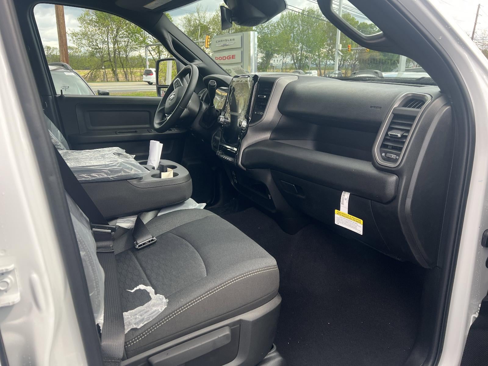 2026 RAM 2500 Tradesman 4x4 Crew Cab 6'4" Box