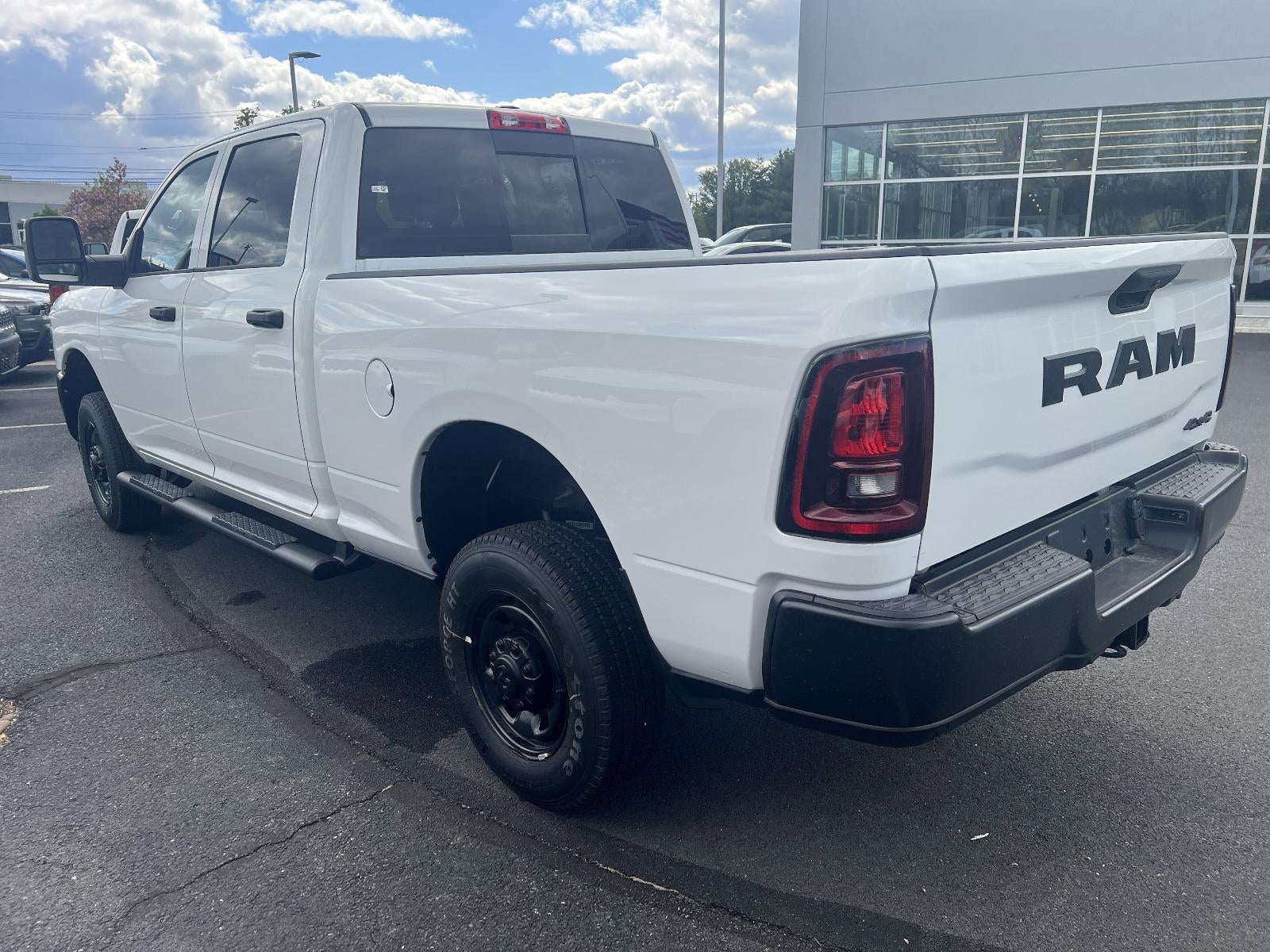 2026 RAM 2500 Tradesman 4x4 Crew Cab 6'4" Box