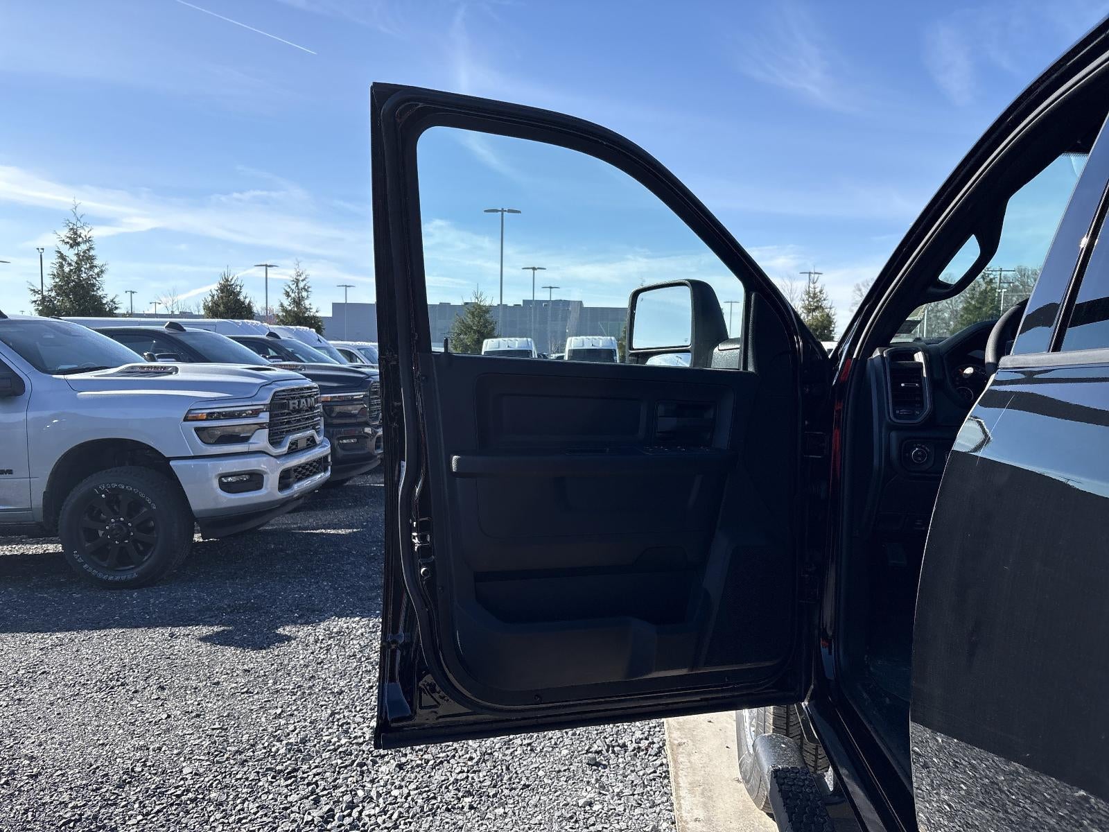 2026 RAM 2500 Tradesman 4x4 Crew Cab 6'4" Box