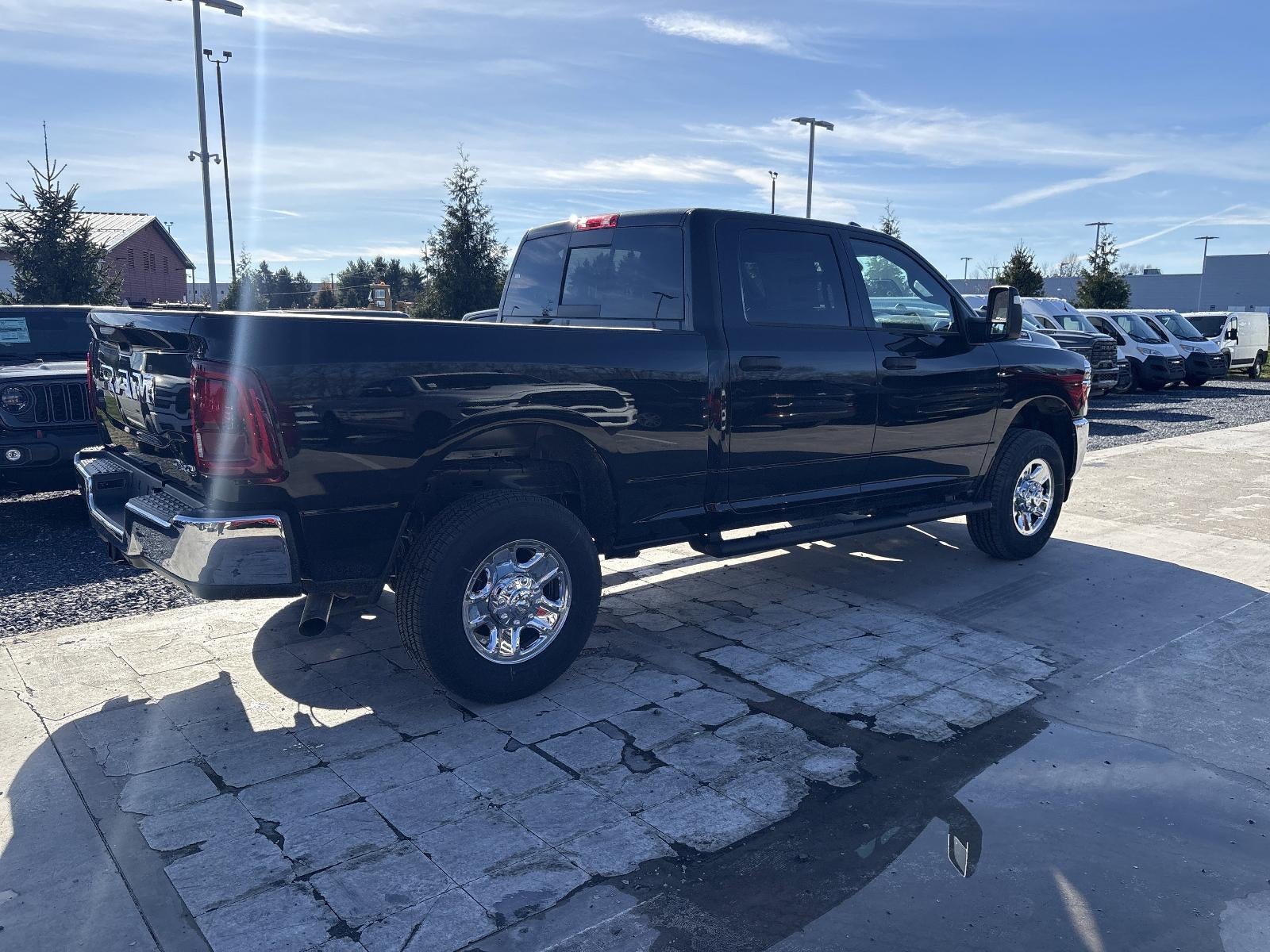 2026 RAM 2500 Tradesman 4x4 Crew Cab 6'4" Box