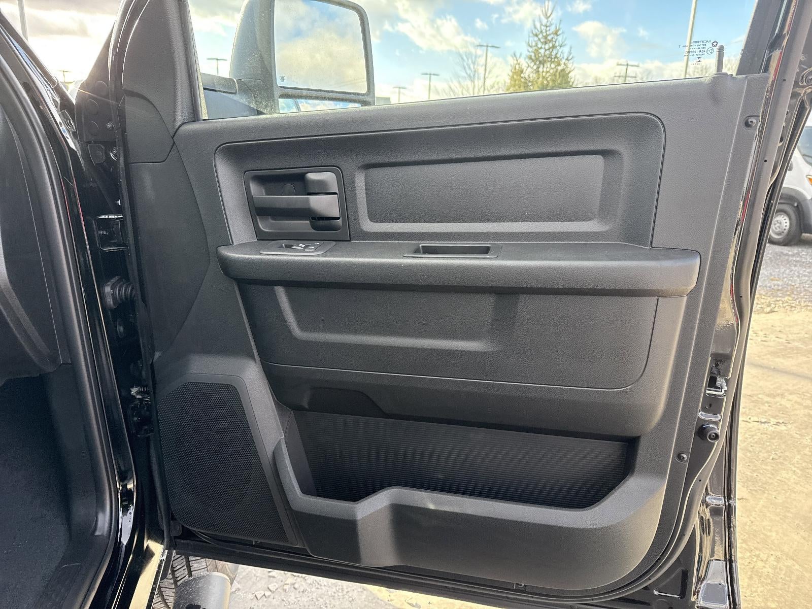 2026 RAM 2500 Tradesman 4x4 Crew Cab 6'4" Box