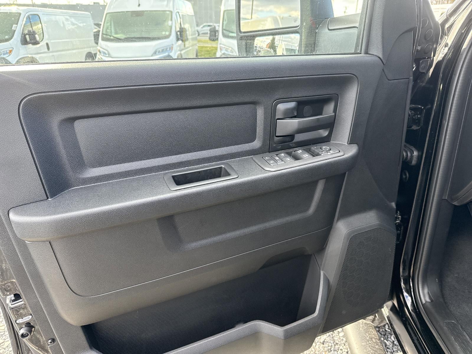 2026 RAM 2500 Tradesman 4x4 Crew Cab 6'4" Box