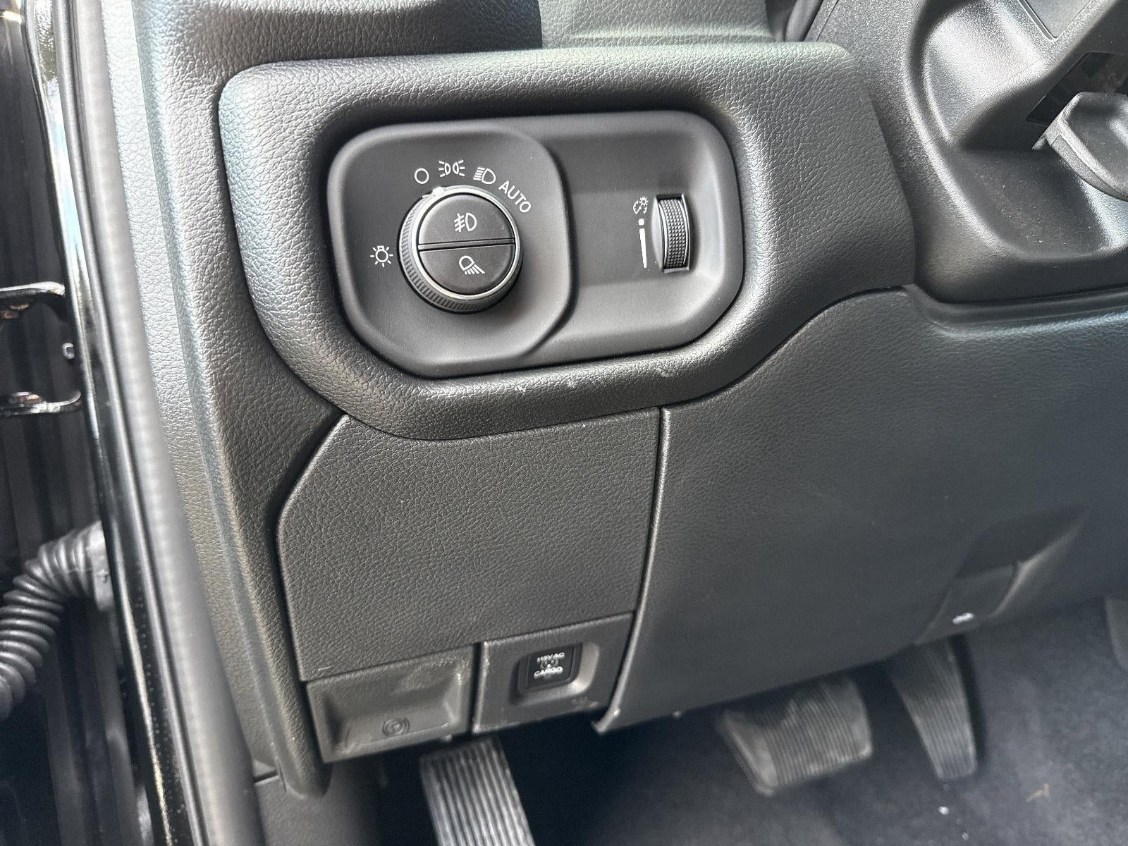 2026 RAM 2500 Tradesman 4x4 Crew Cab 6'4" Box