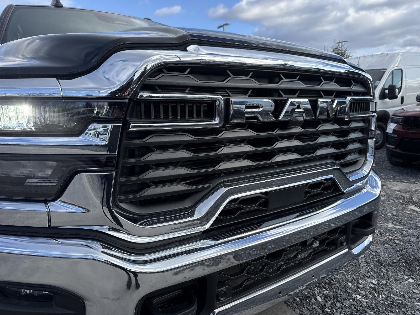 2026 RAM 2500 Tradesman 4x4 Crew Cab 6'4" Box