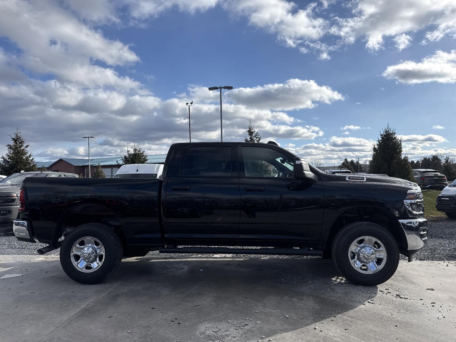 2026 RAM 2500 Tradesman 4x4 Crew Cab 6'4" Box
