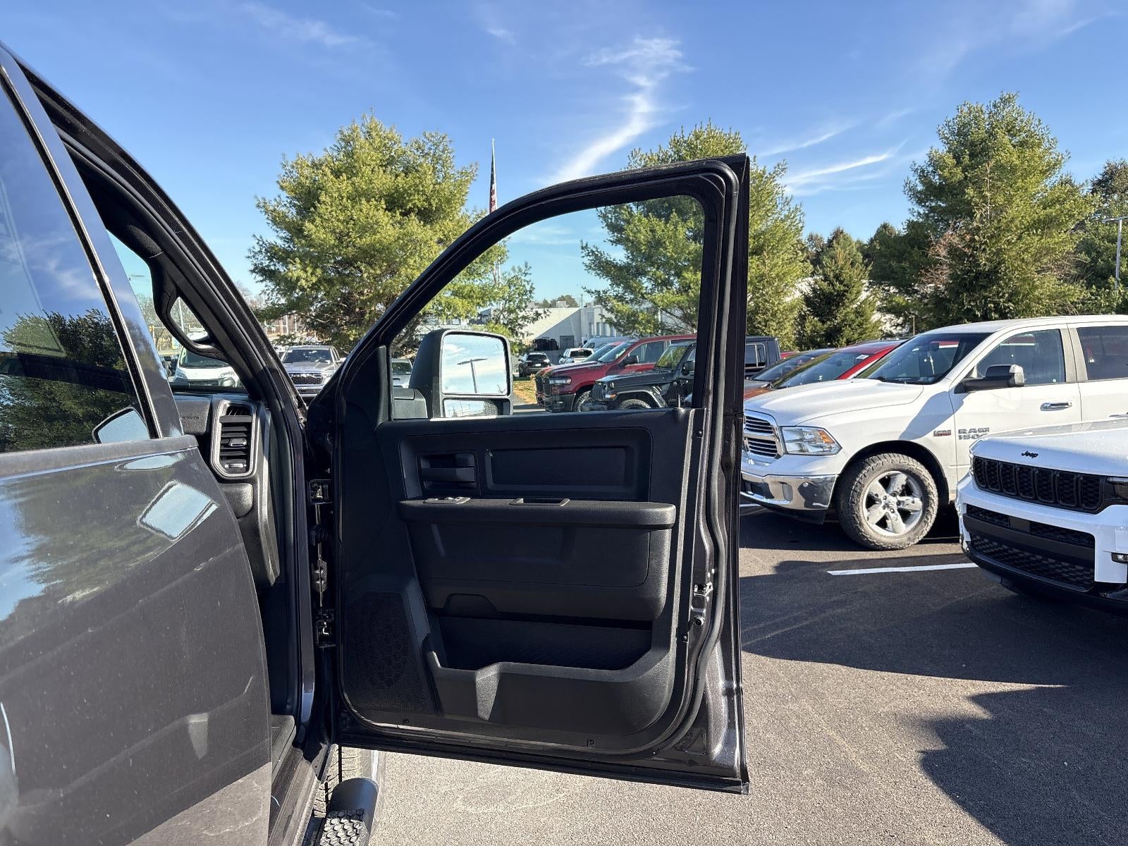 2026 RAM 2500 Tradesman 4x4 Crew Cab 6'4" Box