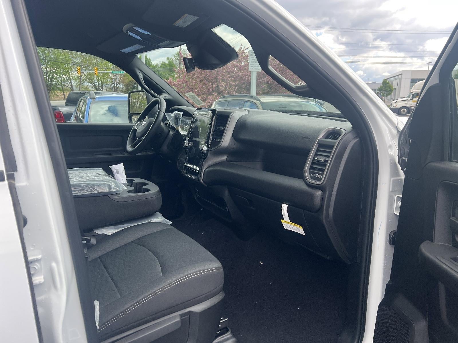 2026 RAM 2500 Tradesman 4x4 Crew Cab 6'4" Box