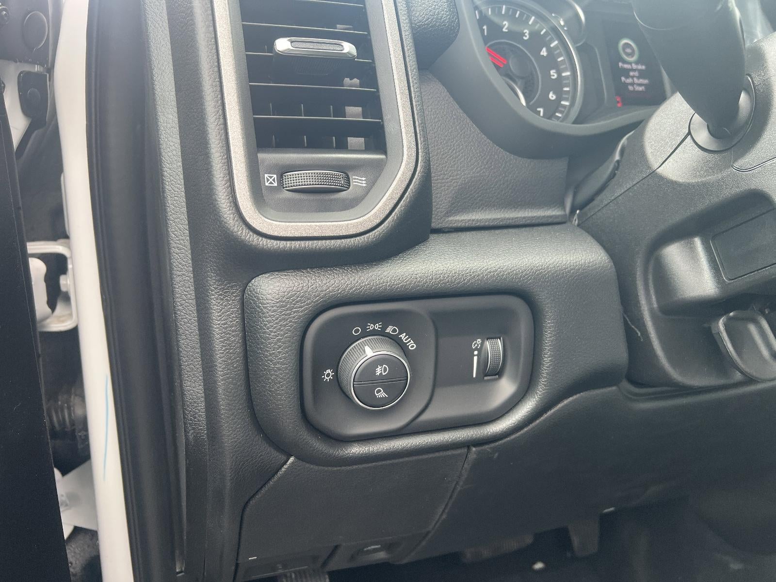 2026 RAM 2500 Tradesman 4x4 Crew Cab 6'4" Box