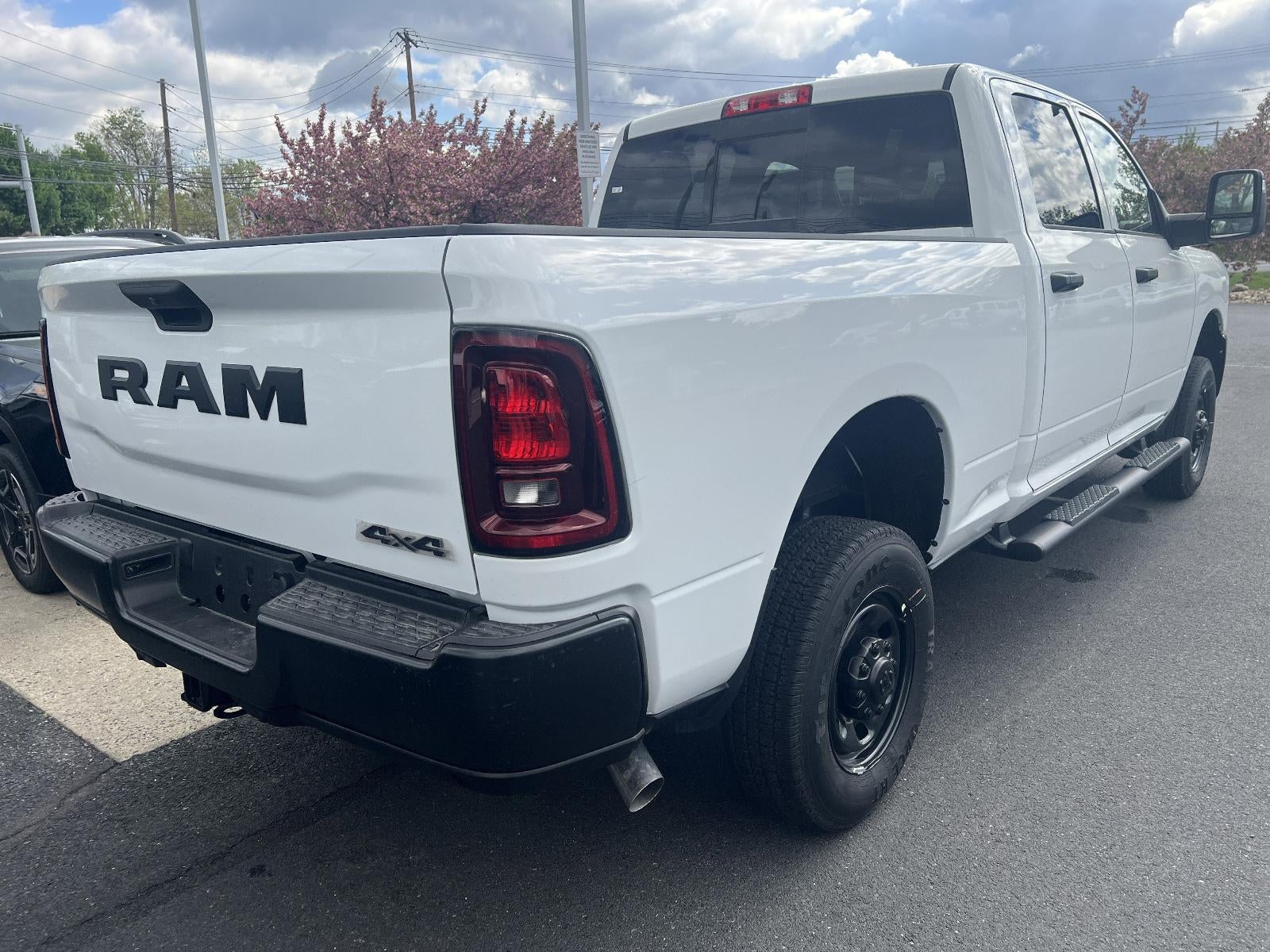 2026 RAM 2500 Tradesman 4x4 Crew Cab 6'4" Box