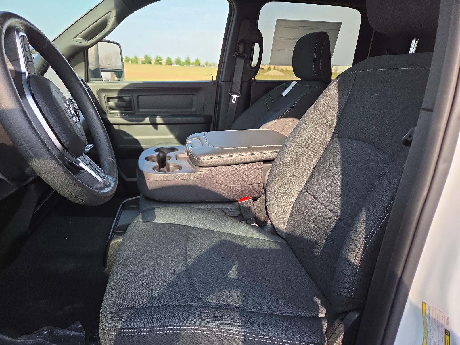2026 RAM 2500 Tradesman 4x4 Crew Cab 6'4" Box