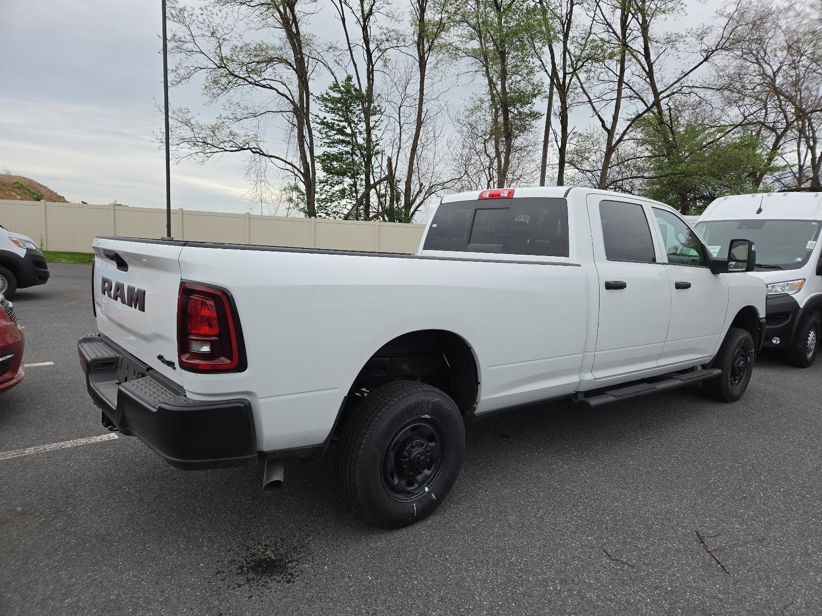 2026 RAM 2500 Tradesman 4x4 Crew Cab 8' Box