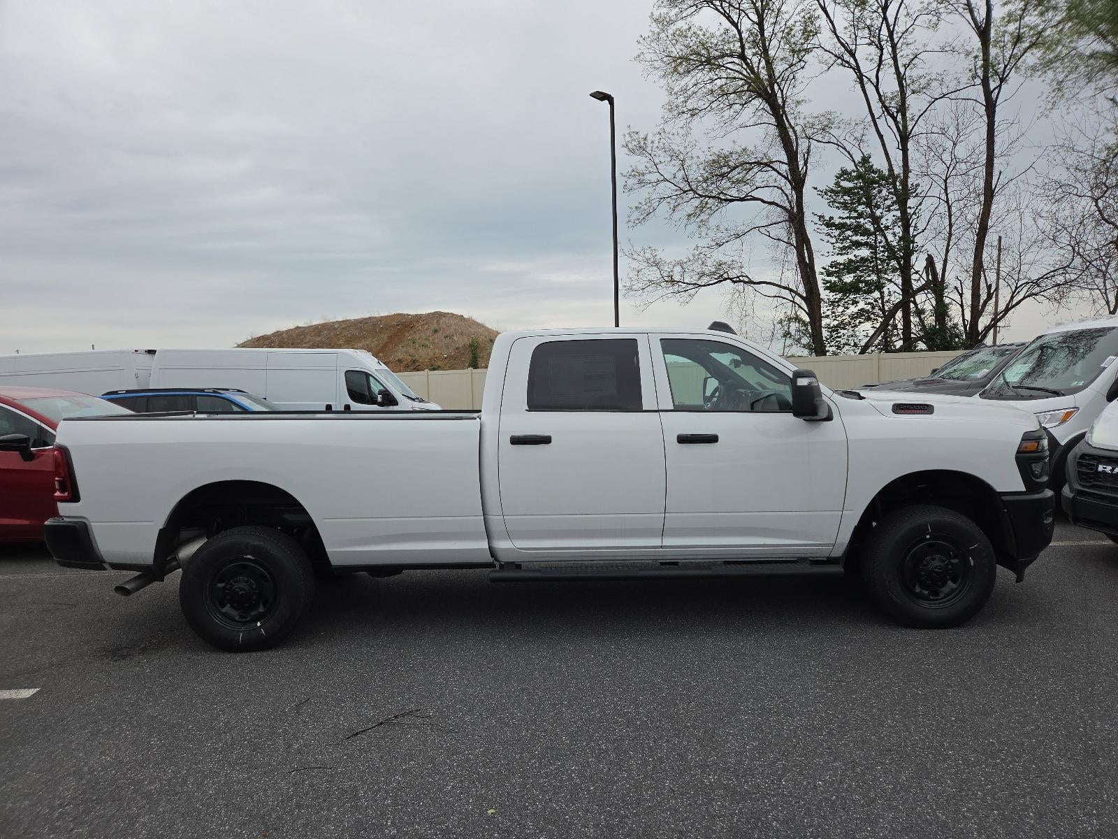 2026 RAM 2500 Tradesman 4x4 Crew Cab 8' Box