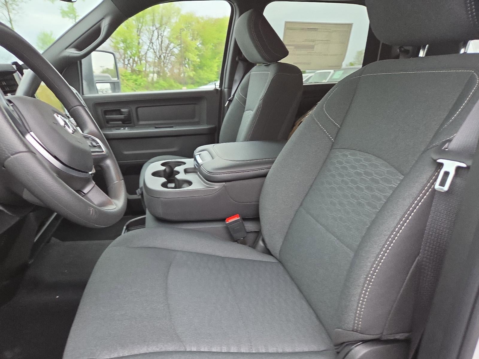 2026 RAM 2500 Tradesman 4x4 Crew Cab 8' Box