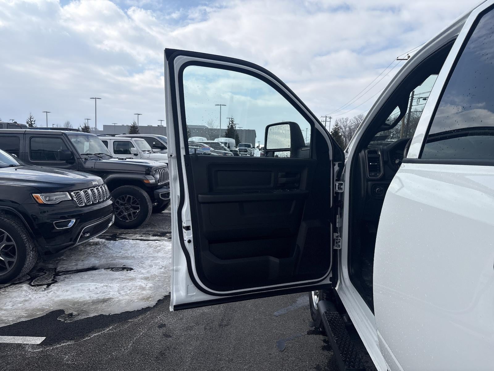 2025 RAM 2500 Tradesman 4x4 Crew Cab 8' Box