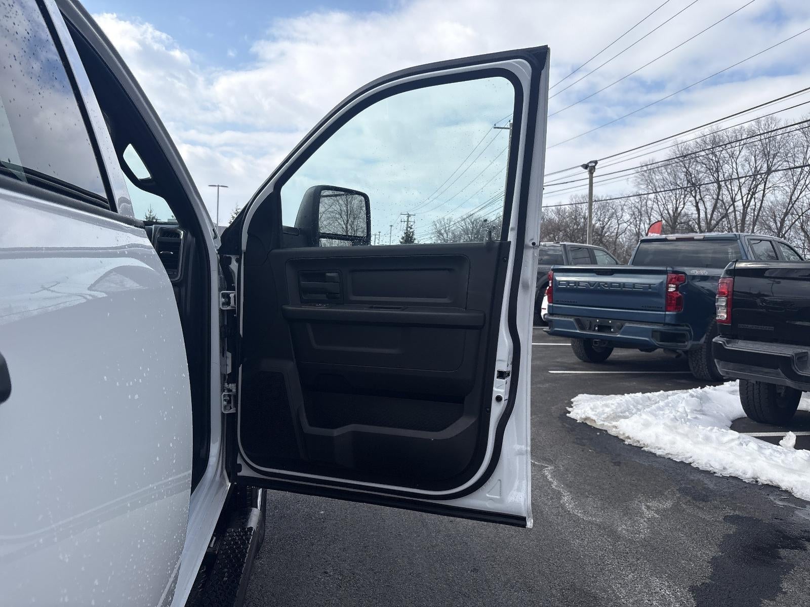 2025 RAM 2500 Tradesman 4x4 Crew Cab 8' Box