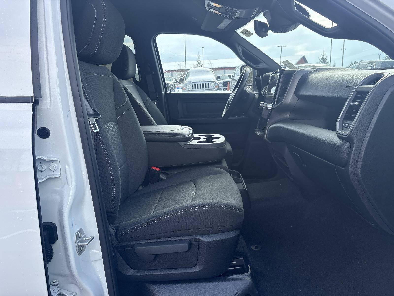 2025 RAM 2500 Tradesman 4x4 Crew Cab 8' Box