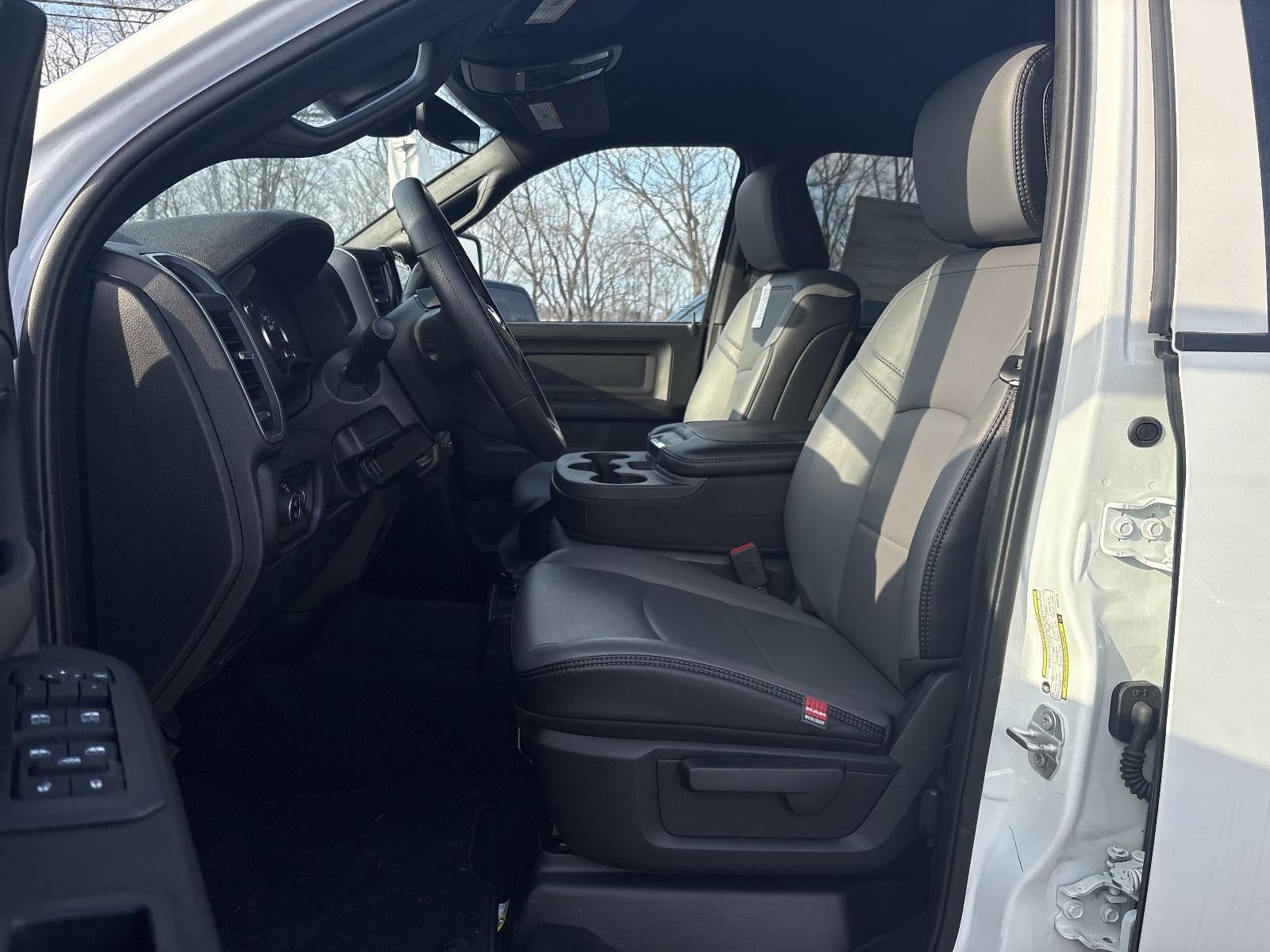 2025 RAM 2500 Tradesman 4x4 Crew Cab 8' Box