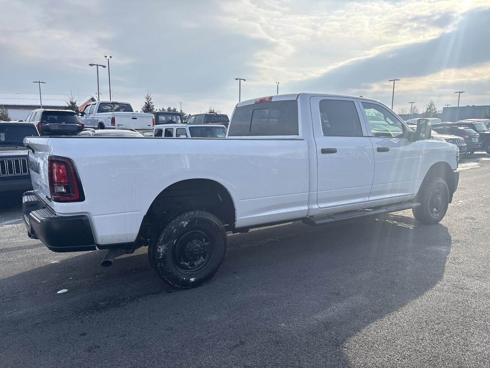 2025 RAM 2500 Tradesman 4x4 Crew Cab 8' Box