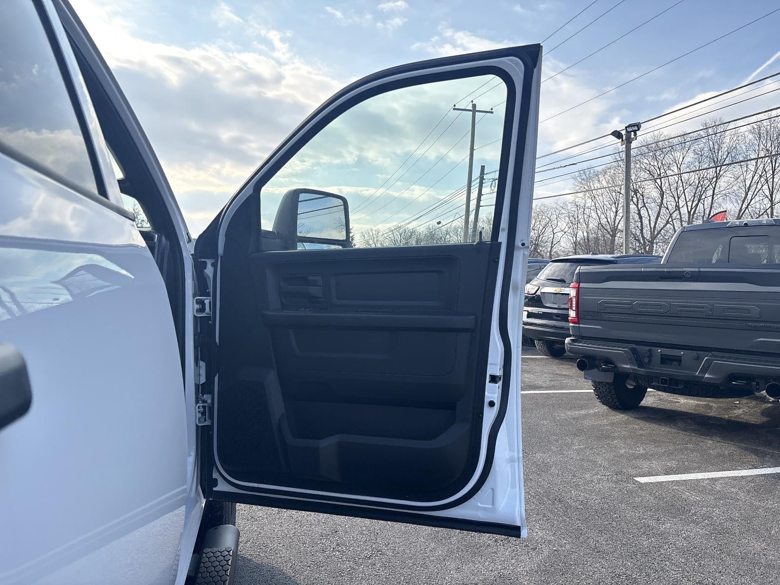 2025 RAM 2500 Tradesman 4x4 Crew Cab 8' Box