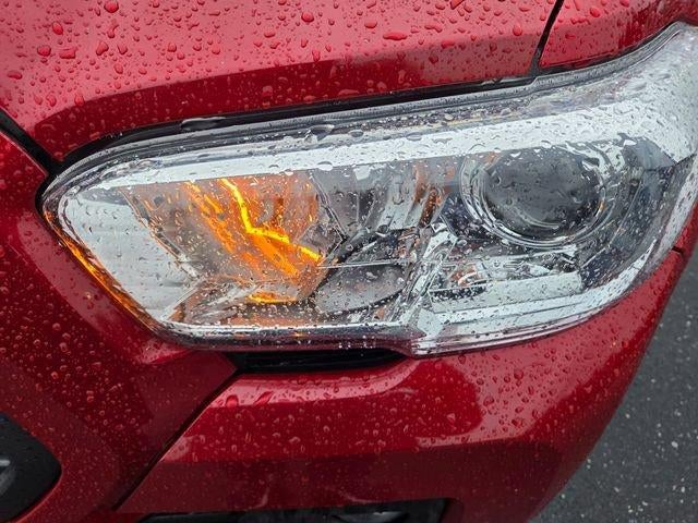2022 Toyota Tacoma 4WD 4WD SR Double Cab 5' Bed V6 AT (GS)