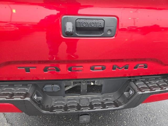 2022 Toyota Tacoma 4WD 4WD SR Double Cab 5' Bed V6 AT (GS)