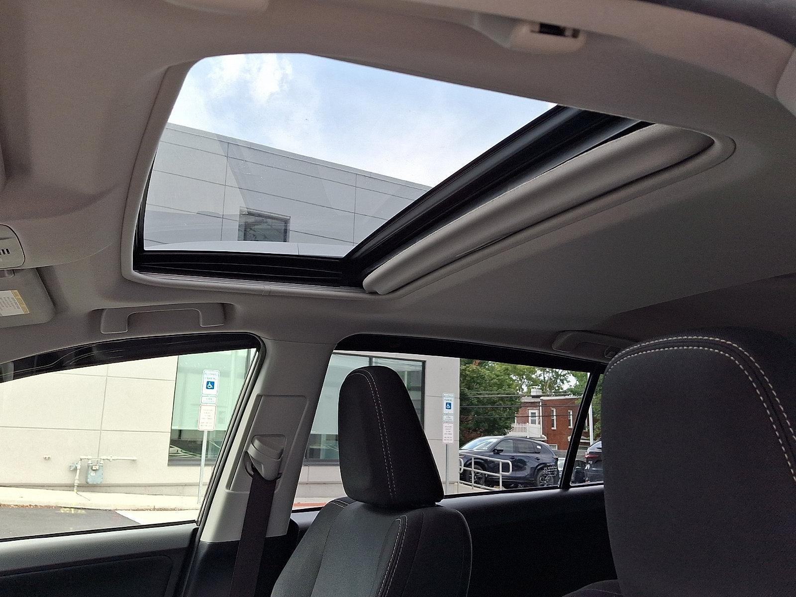 2015 Toyota RAV4 AWD 4dr XLE (Natl)