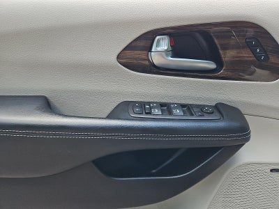 2022 Chrysler Pacifica Limited AWD