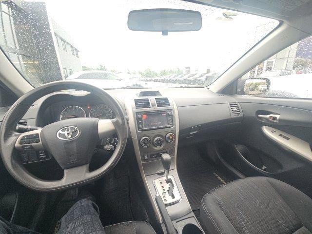 2013 Toyota Corolla 4dr Sdn Auto S (Natl)