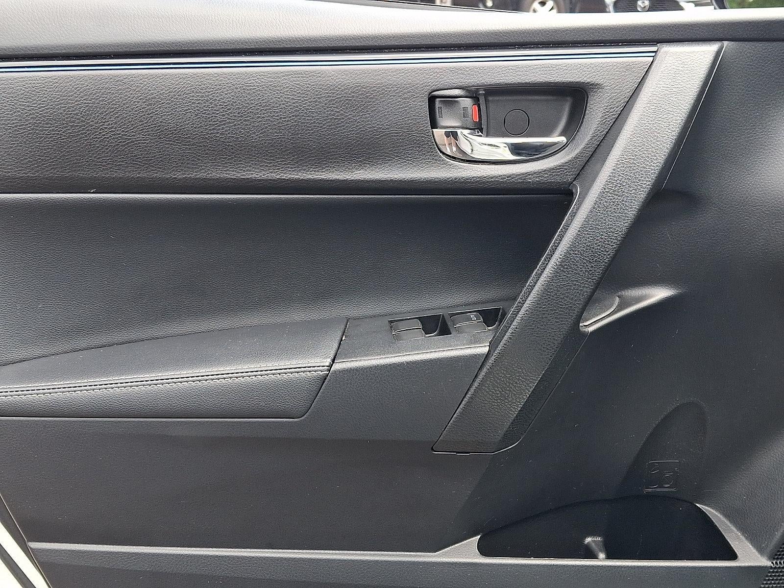 2018 Toyota Corolla SE CVT (Natl)