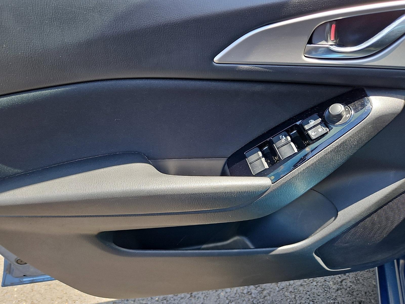 2017 Mazda Mazda3 4-Door Sport Auto