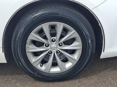 2015 Toyota Camry 4dr Sdn I4 Auto LE (SE)