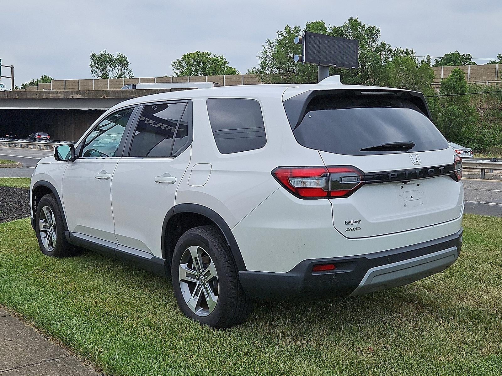 2024 Honda Pilot EX-L 8 Passenger AWD