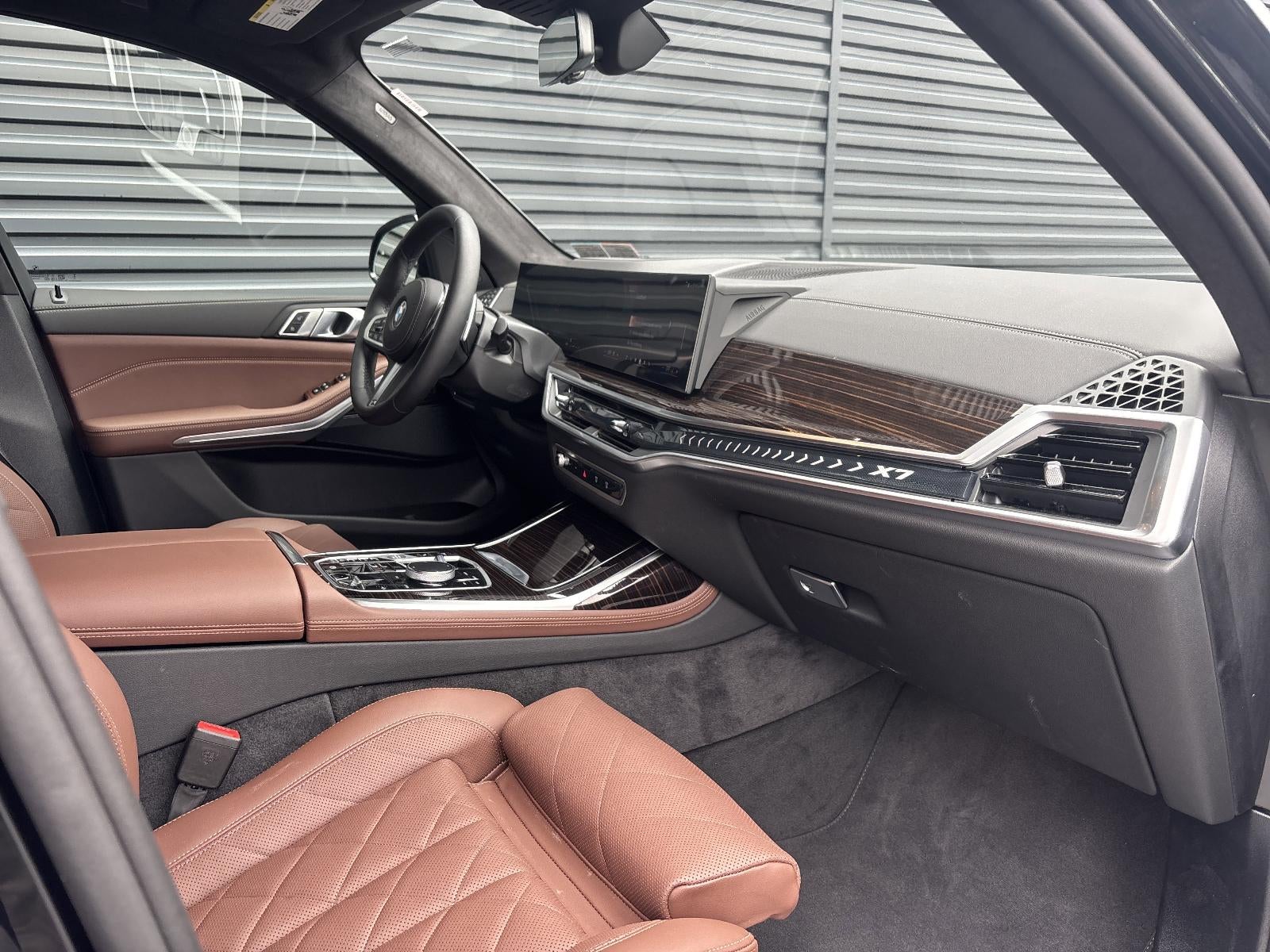2026 BMW X7 xDrive40i Sports Activity Vehicle