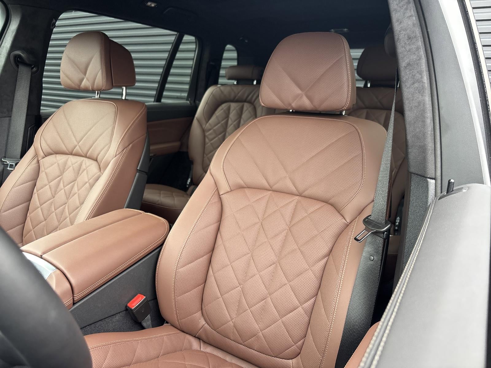 2026 BMW X7 xDrive40i Sports Activity Vehicle