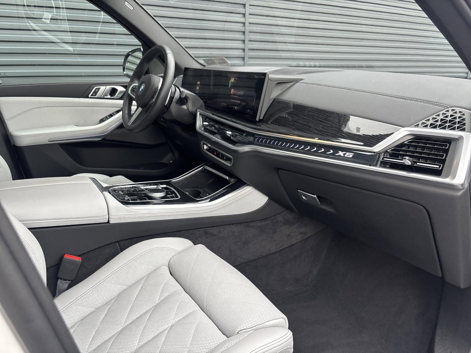 2025 BMW X5 xDrive50e Plug-In Hybrid