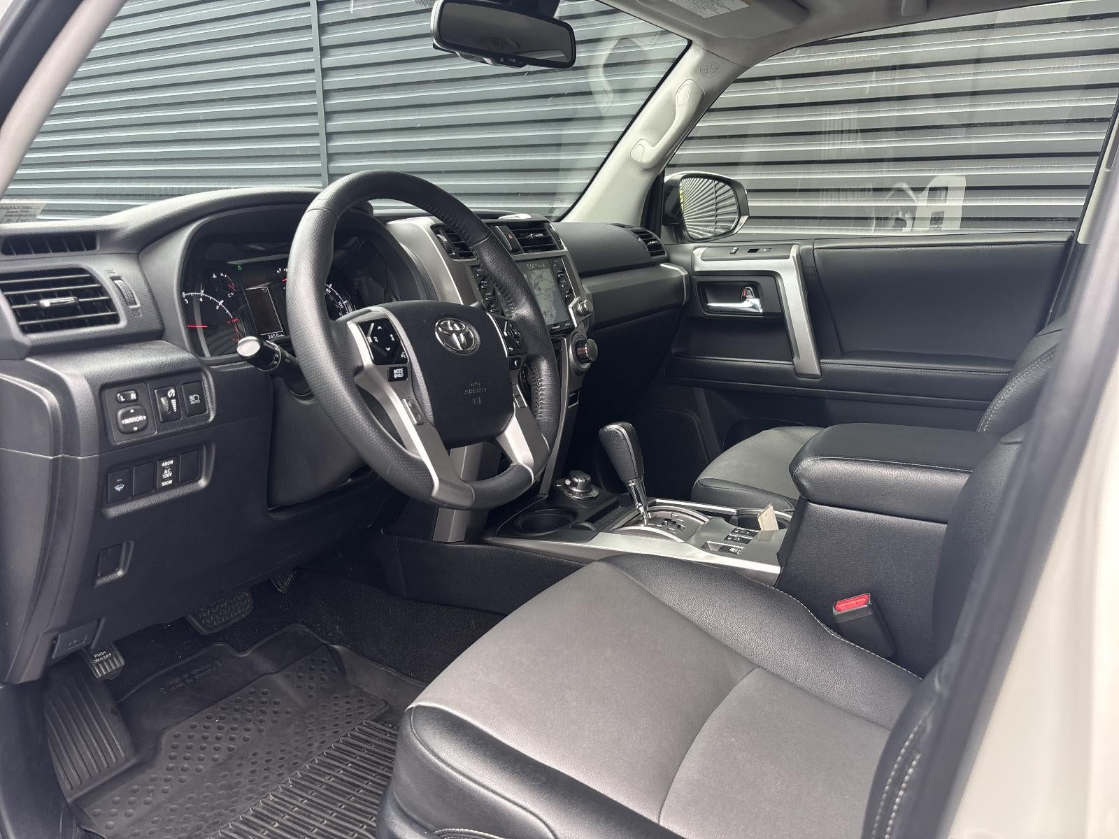 2020 Toyota 4Runner SR5 4WD (GS)