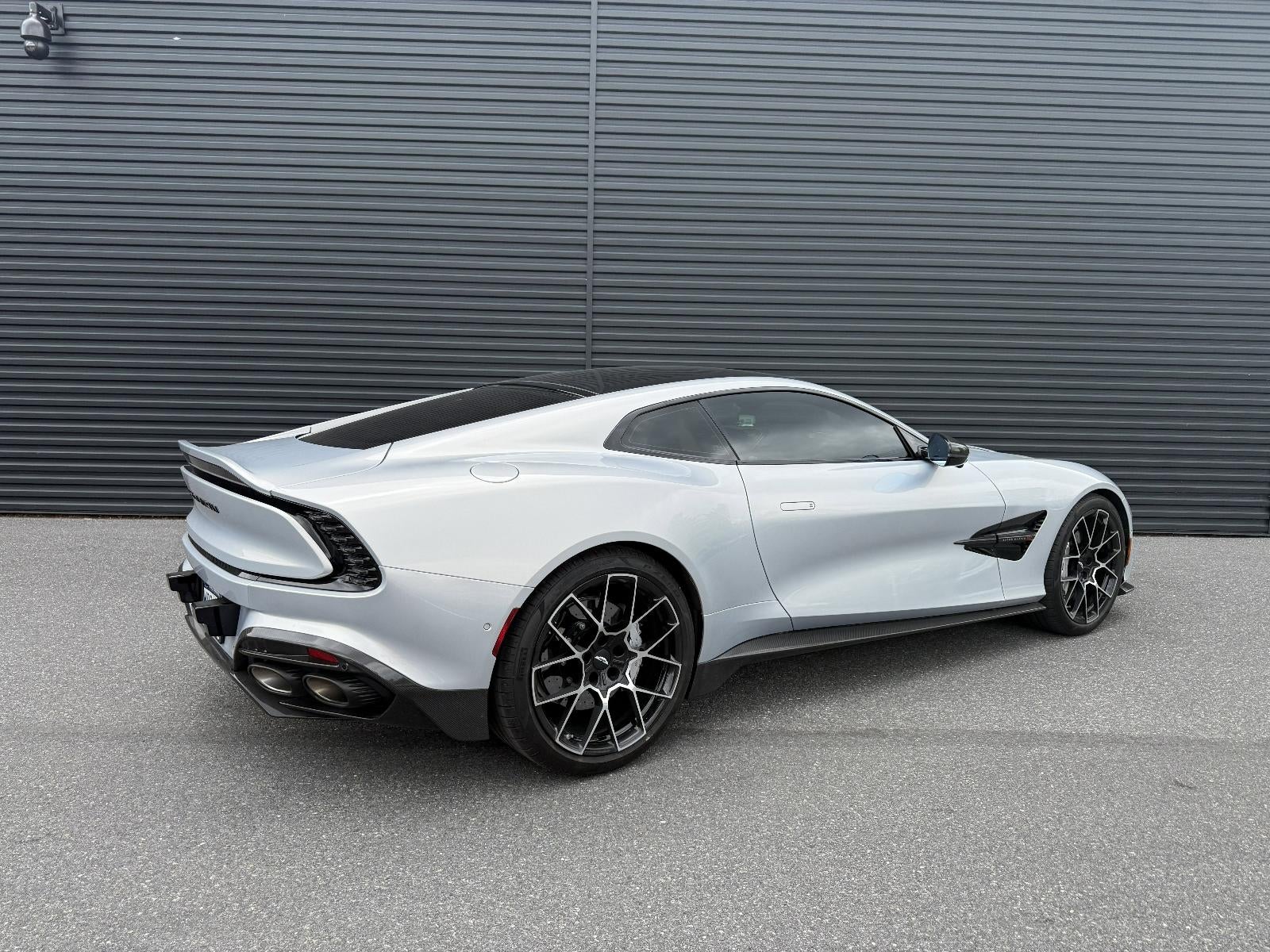 2025 Aston Martin Vanquish Coupe