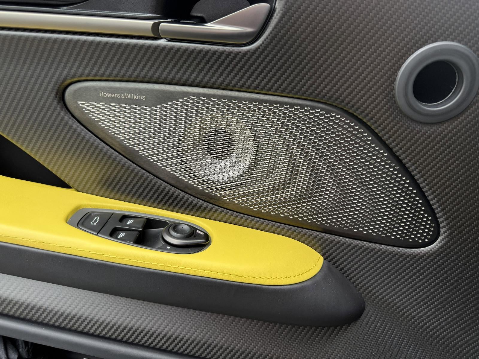 2025 Aston Martin Vanquish Coupe