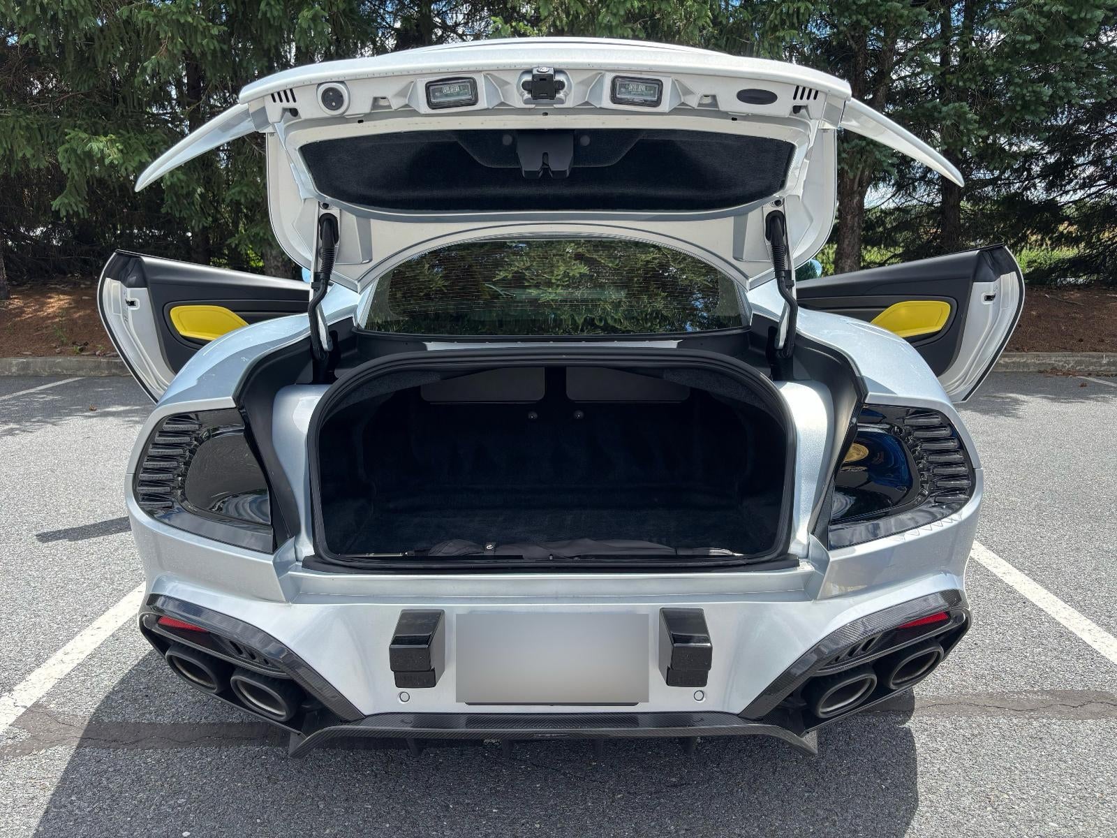 2025 Aston Martin Vanquish Coupe