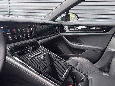 2025 Porsche Panamera RWD