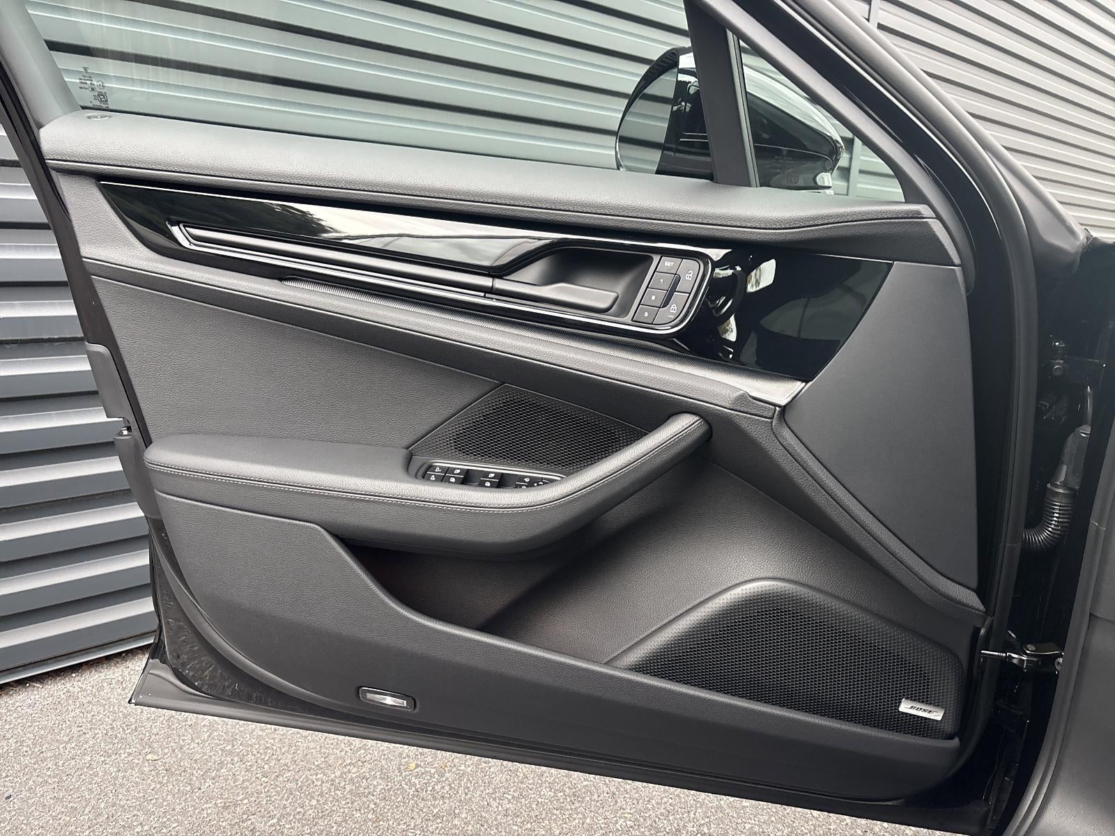 2025 Porsche Panamera RWD