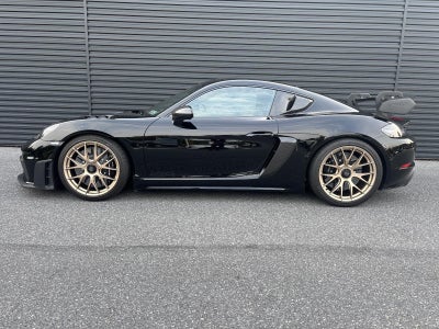 2024 Porsche 718 Cayman GT4 RS Coupe