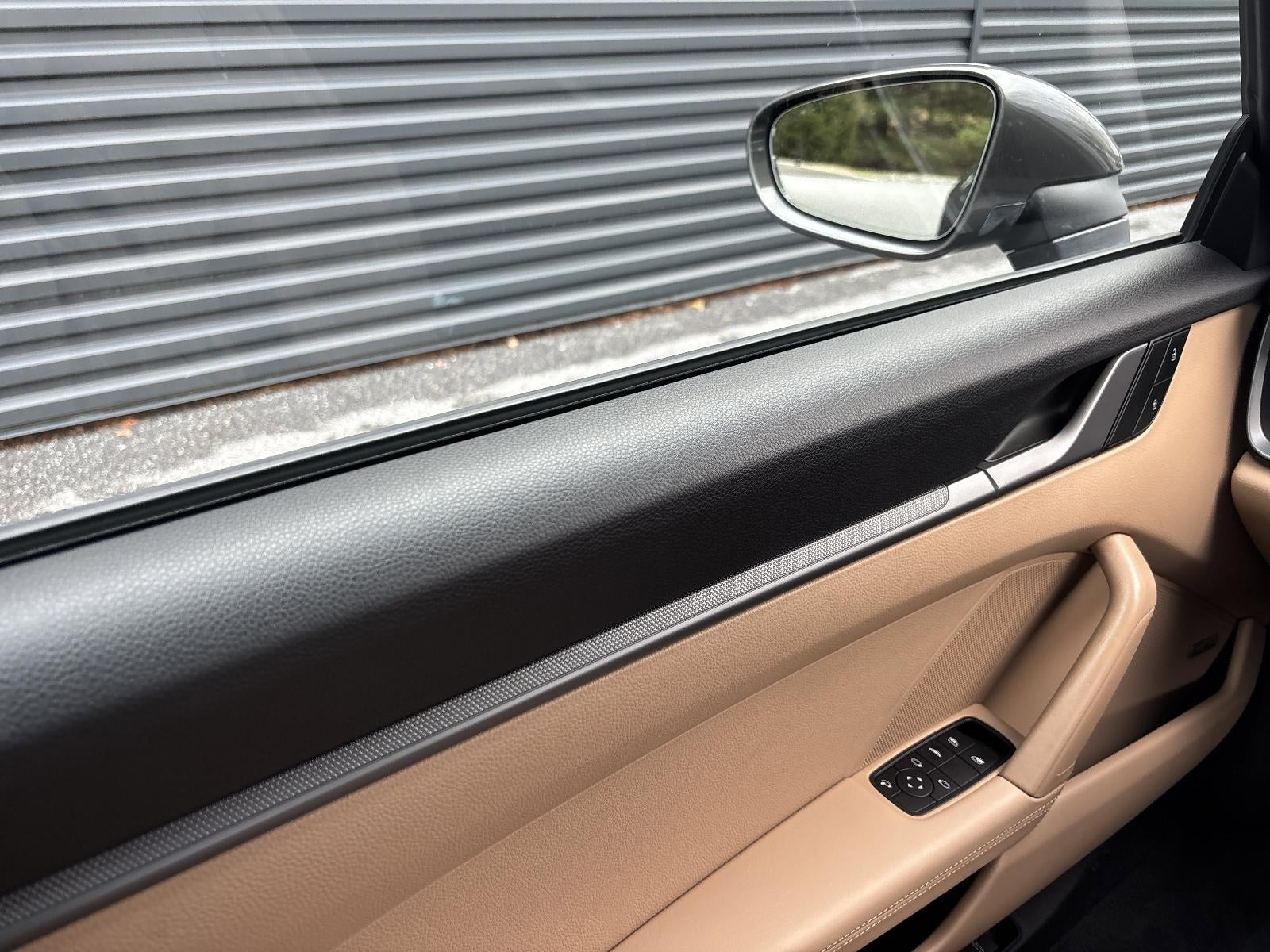 2022 Porsche 911 Carrera Cabriolet