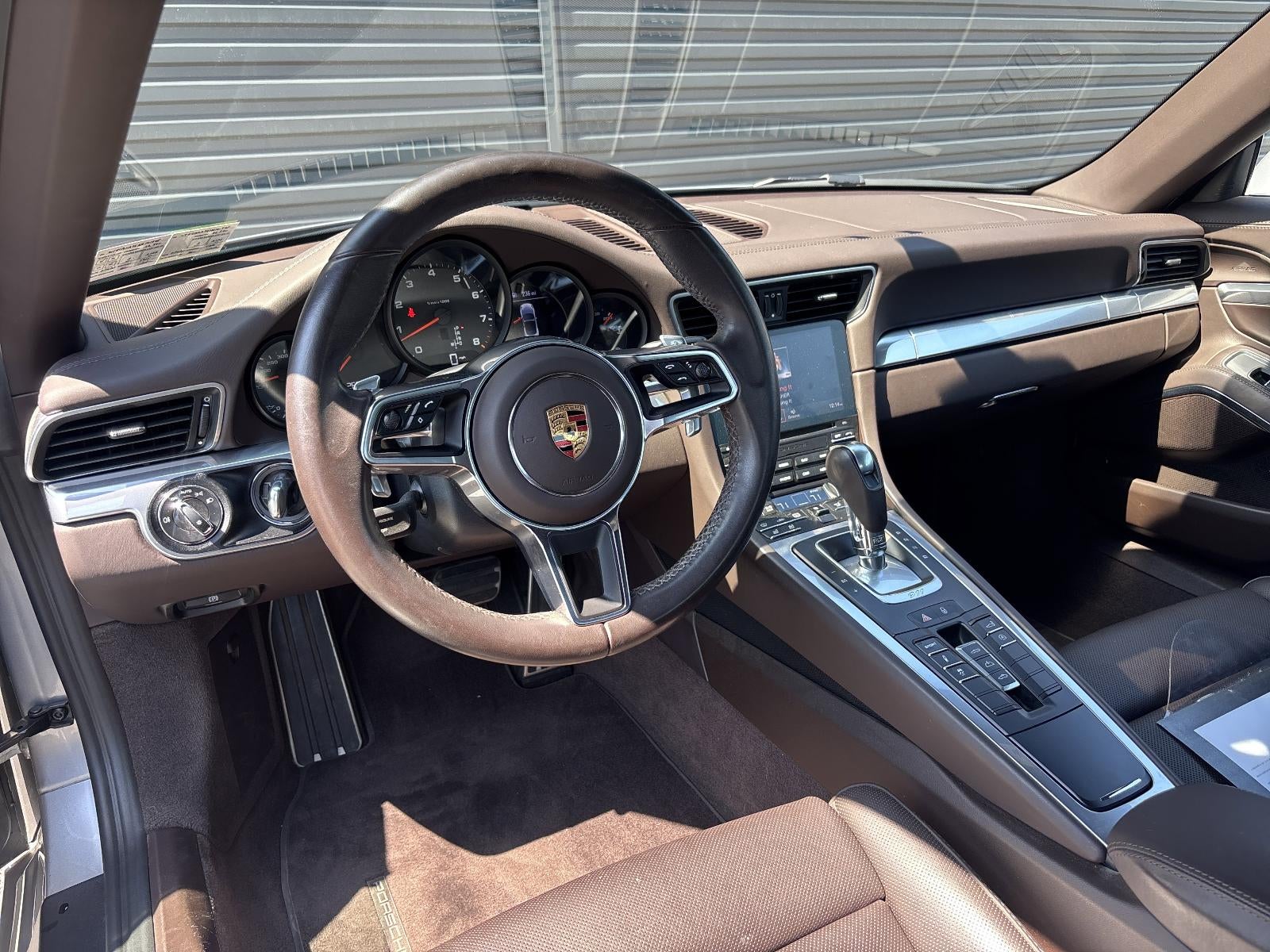 2017 Porsche 911 Carrera Cabriolet