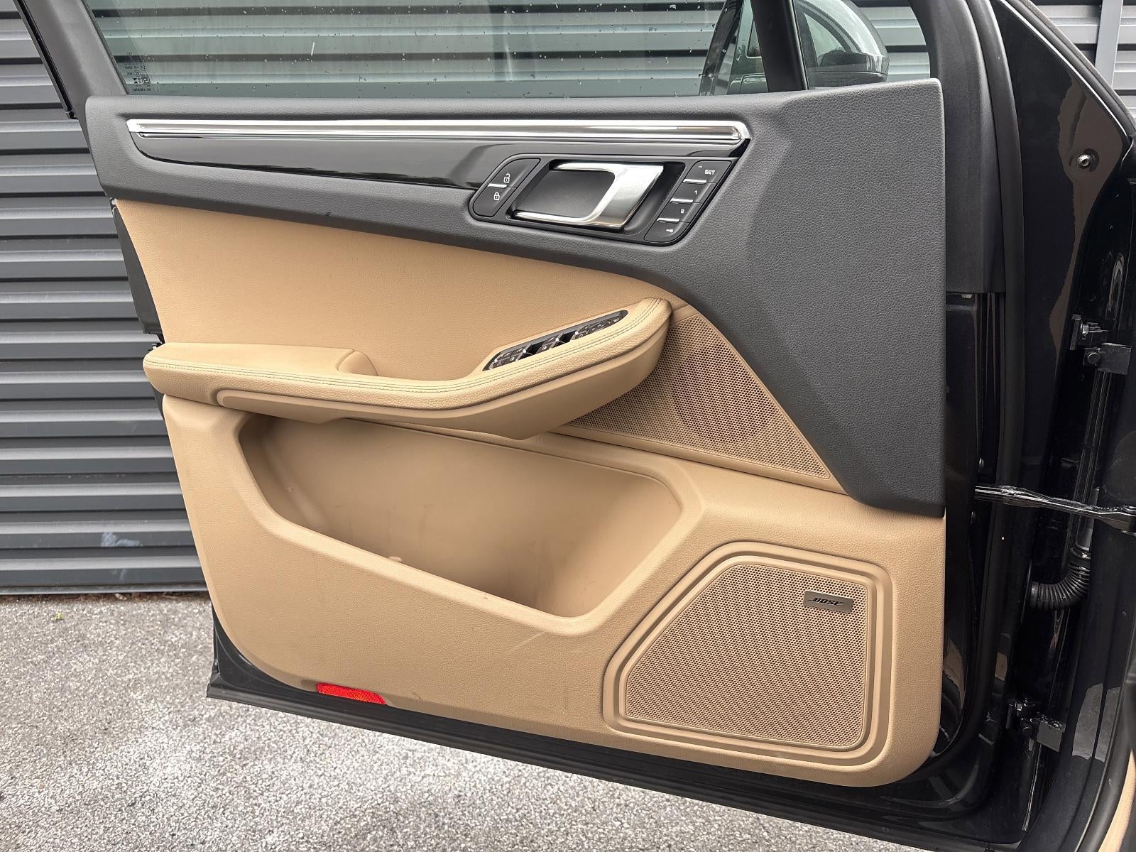 2025 Porsche Macan AWD