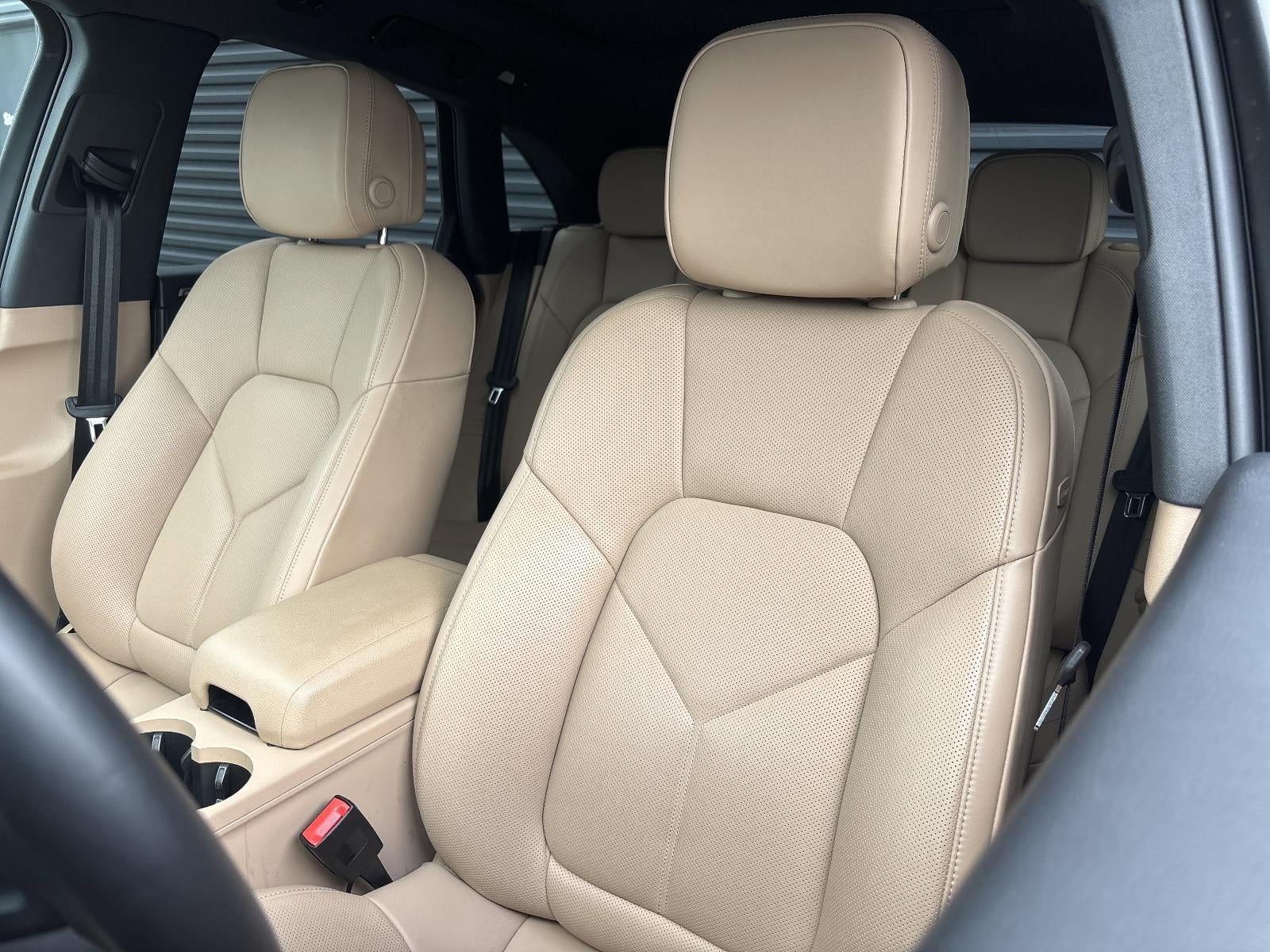 2025 Porsche Macan AWD