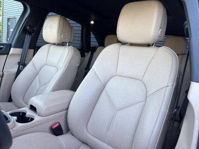 2025 Porsche Macan T AWD