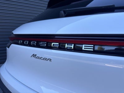2025 Porsche Macan T AWD