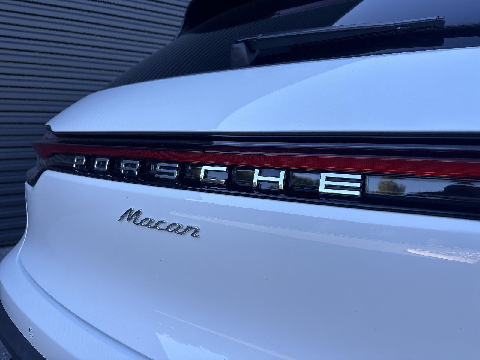 2025 Porsche Macan T AWD